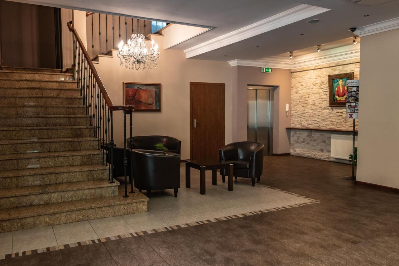 Prima Aparthotel Puławy Exteriör bild